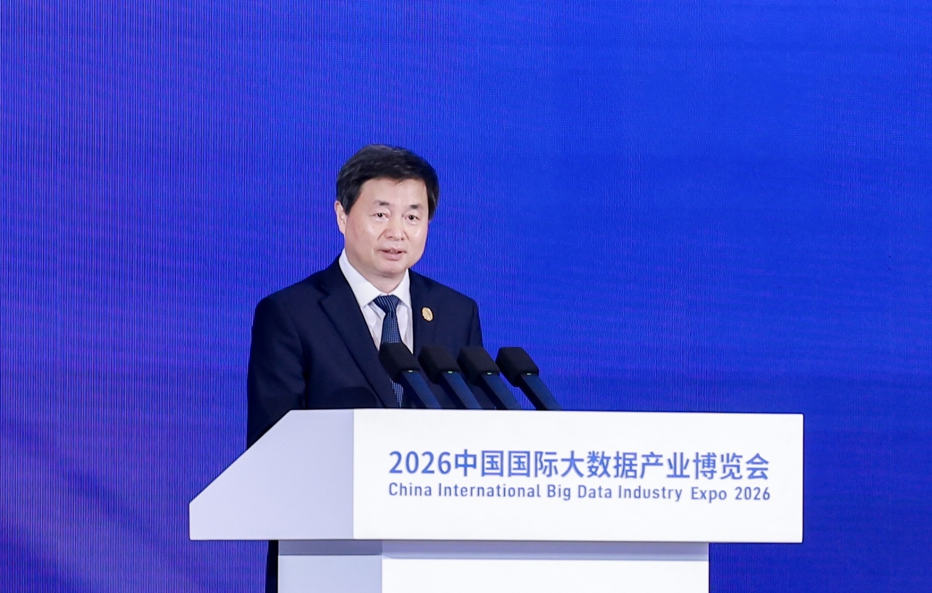 中国电信柯瑞文：构建智能云体系释放数据价值
